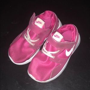 Girls 9C pink nike Velcro shoes